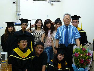 2009 (67).JPG - June 6, 2009 海洋畢業典禮 (團體照)